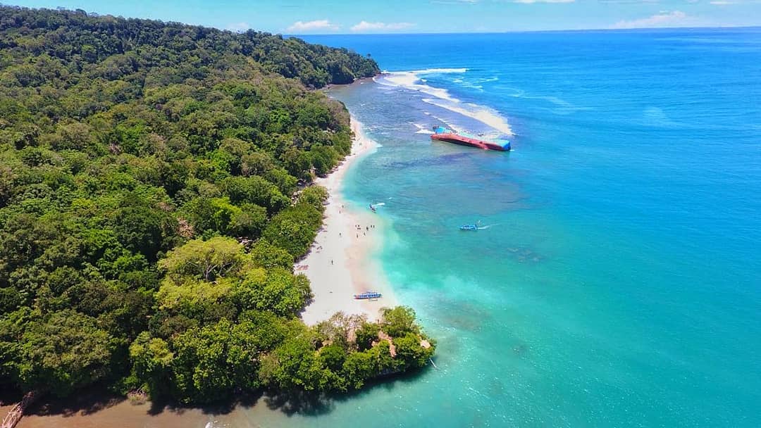 5 Wisata Pantai Jawa Barat yang Wajib Dikunjungi!
